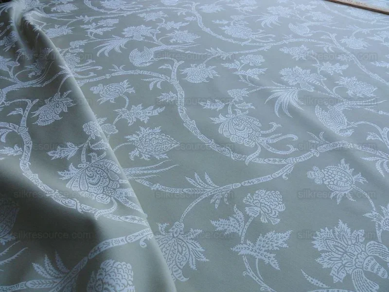 0.77y Lee Jofa Gp&j Baker Peplow Trail Sand 100%cotton MSRP USD 198Y