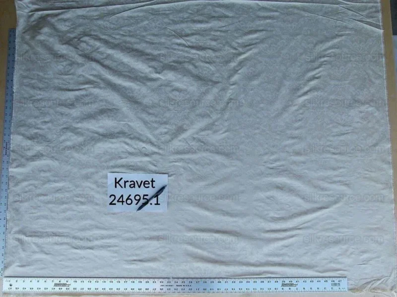 P1000632.jpg Kravet 100% Silk Damask Small Renaissance Petite Damask Cream Pale Gold 24695.1 MSRP USD 197/Y