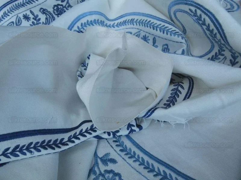 by yard Scalamandre Caitlin Embroidery Paisley Cotton Blue White MSRP USD142/Y