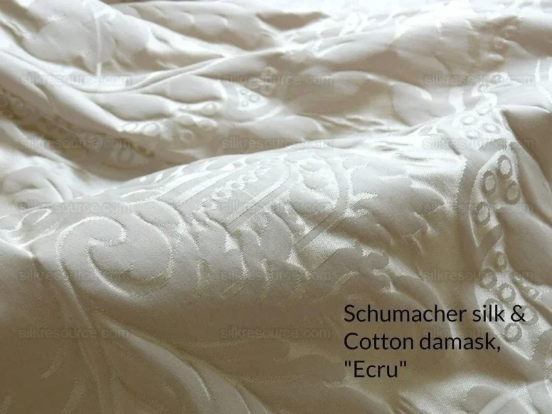 P1340173.jpg Schumacher Italy Damask Classy Renaissance "ecru" Beige Cream