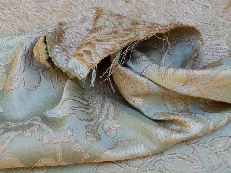 P1010890.jpg 0.95y Gp&j Baker Montague Silk Damask Renaissance Birch Brn Grn