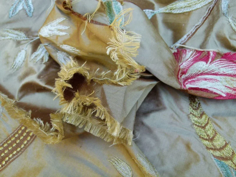 P1010915.jpg By Yard Gp&j Baker Tulip Tree Silk Embroidery Red Gold Large Scale MSRP USD 298Y