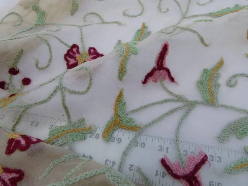 P1040298.jpg 0.51y Kravet Design Embroidered Organza Floral 8515.3 MSRP USD 199/y