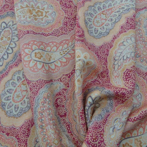 P1040287 0.9Y Scalamandre Hamadan Blue Red Print Linen Grey Watkins MSRP USD 272/Y  Old World Weavers Paisley Print