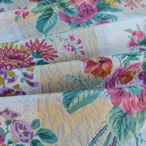 P1040637 By Yard Scalamandre Amberley Fonthill Multi/beige English garden RoseFloral Chintz Old World Weavers MSRP USD 170/Y