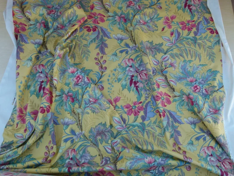 P1060252 Bty Scalamandre Manon Multi/yellow Green Red Pink Blue Wild Tropical Floral Opera MSRP USD 244/Y