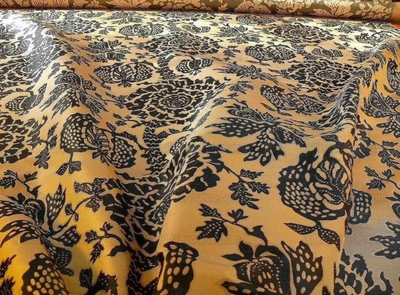 P1190212 100% Silk Lampas Papercut Tree Of Life Pom "caviar" Black