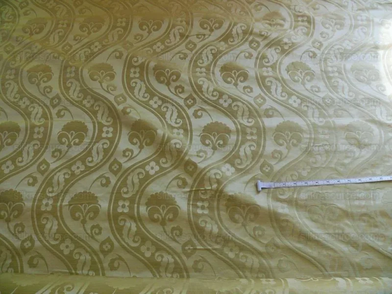 P1230021 100% Silk Damask Peony River - Mist Ecru