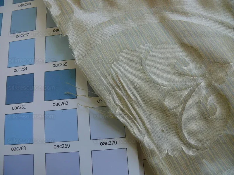 P1230025 100% Silk Damask Peony River - Mist Ecru