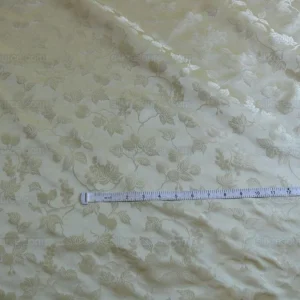 P1230824 100%silk Damask Summer Berry "almond" Ecru