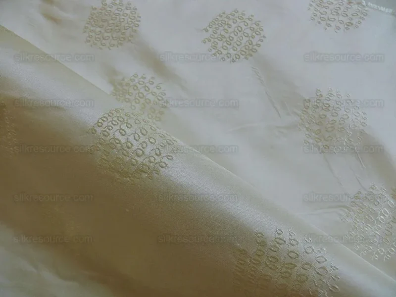 P1230857 Bty 100% Silk Damask Loop Doodle "vanilla" Ecru Beige Cream MSRP USD 200+/Y