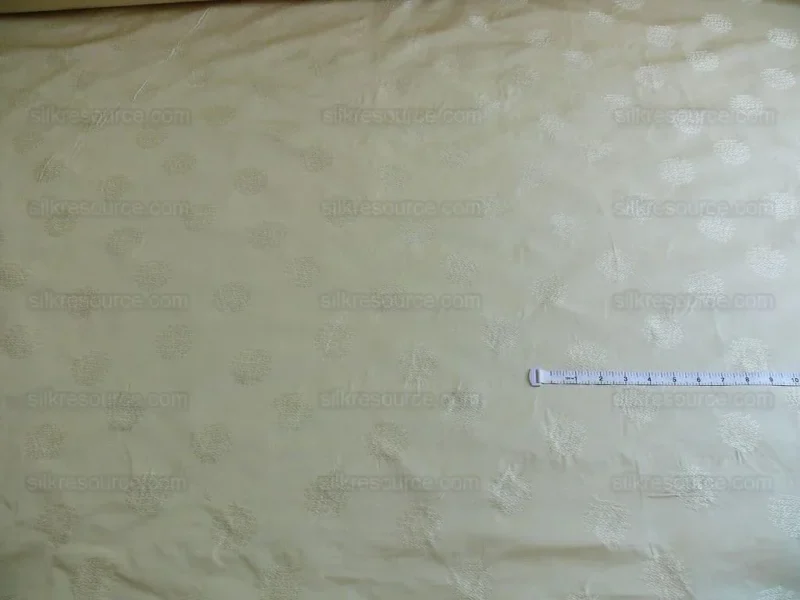 P1230858 Bty 100% Silk Damask Loop Doodle "vanilla" Ecru Beige Cream MSRP USD 200+/Y