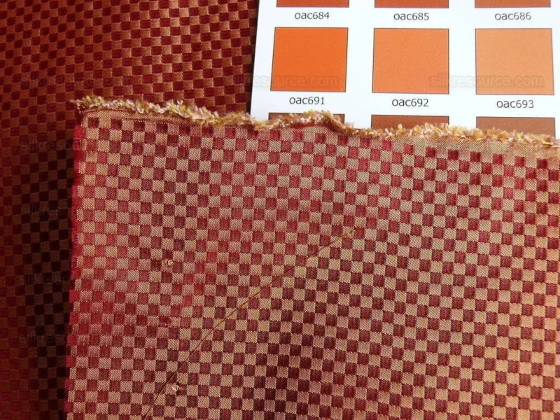 P1240058 High End 100% Silk Mini Check "mulberry" Red Heavy! MSRP USD275/Y