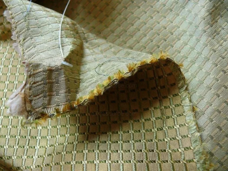 P1240900 100% Silk Jacquard Dashed Square Texture "marjoram" Green Plaid