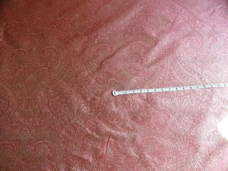 P1250405 by yard Levant 100% Silk Fine Line Damask Lampas Paisley "sprig" Pink Large Medallion Reversible