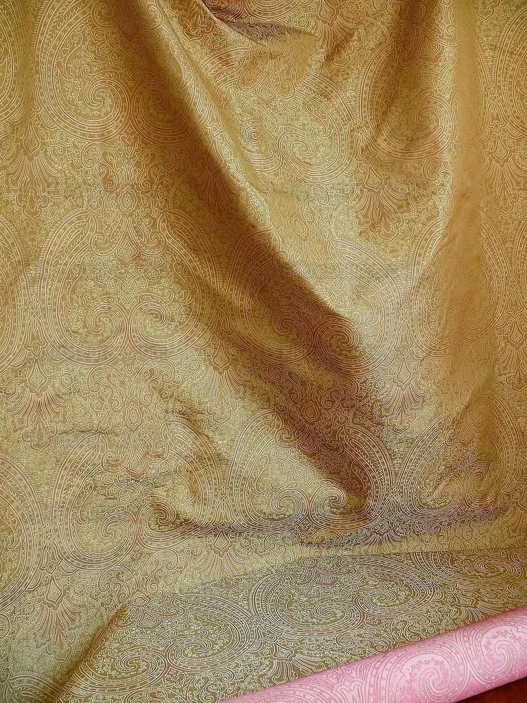 P1250411 by yard Levant 100% Silk Fine Line Damask Lampas Paisley "sprig" Pink Large Medallion Reversible