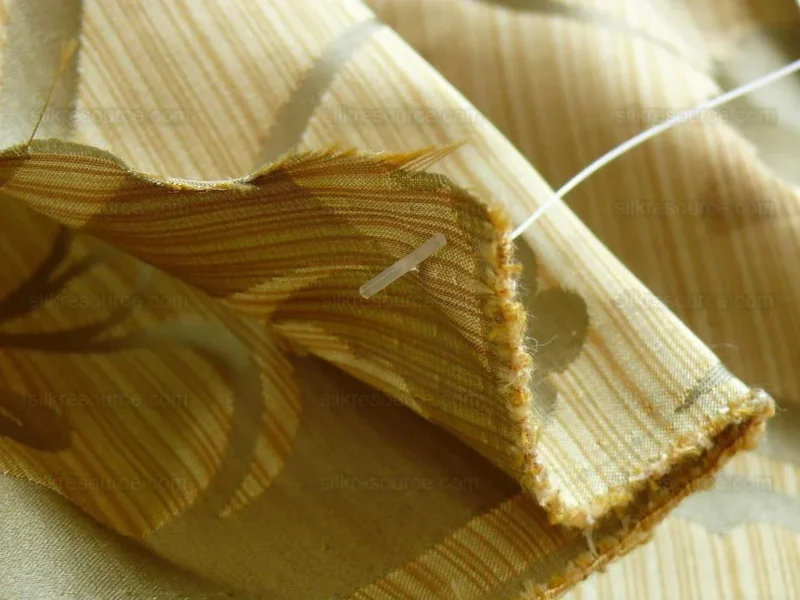 P1250767 100% Silk Damask Peony River - Palm Green