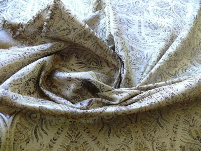 P1520873 Fabricut Federo 100% Silk Lampas Ren Medallion/artichoke- Gold