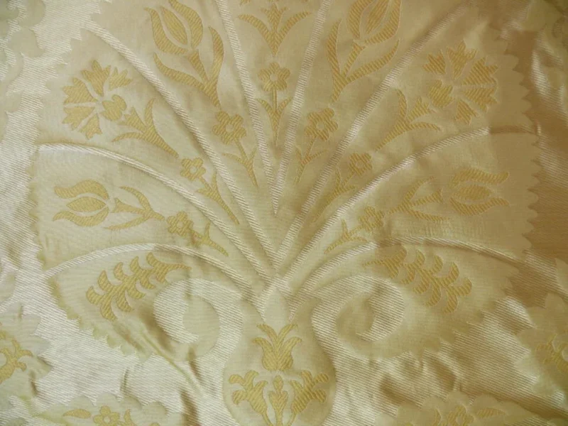 P1100221 100%silk Lampas Tulip Fan Damask 536 "flax" Off White Beige Gold Bty MSRP USD296/y!
