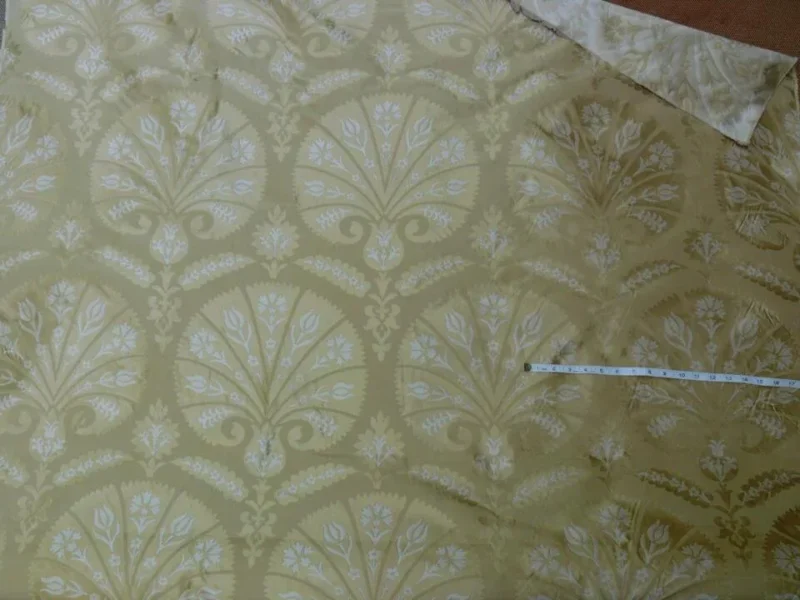 P1100236 100%silk Lampas Tulip Fan Damask 536 "flax" Off White Beige Gold Bty MSRP USD296/y!