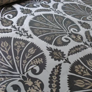 P1120891 Scalamandre Shelton Garden In Oyster Spring Tulip Peony Hyacinths Lilac Flowers Linen Print Grey Watkins MSRP USD 440/yard Old World Weavers