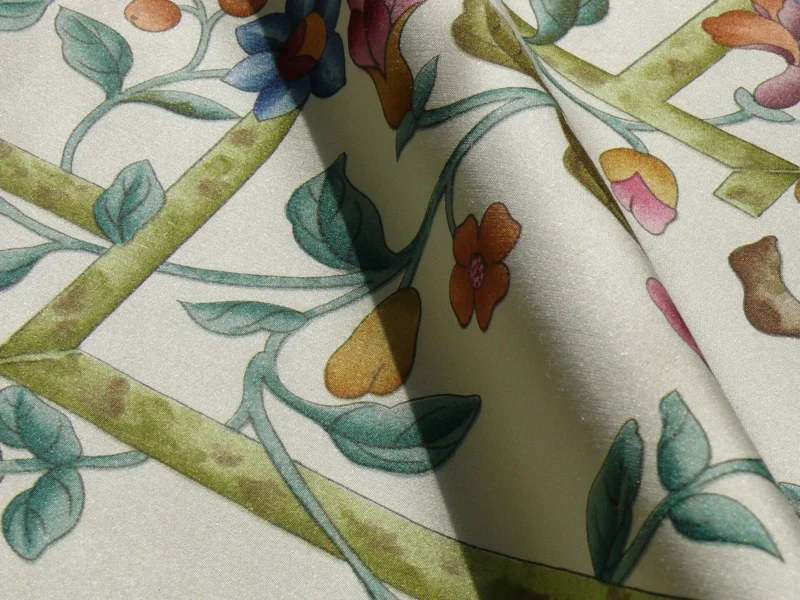 P1160904 Clarence House Coromandel Chinoiserie Hand Print Multi On Cream 1vr