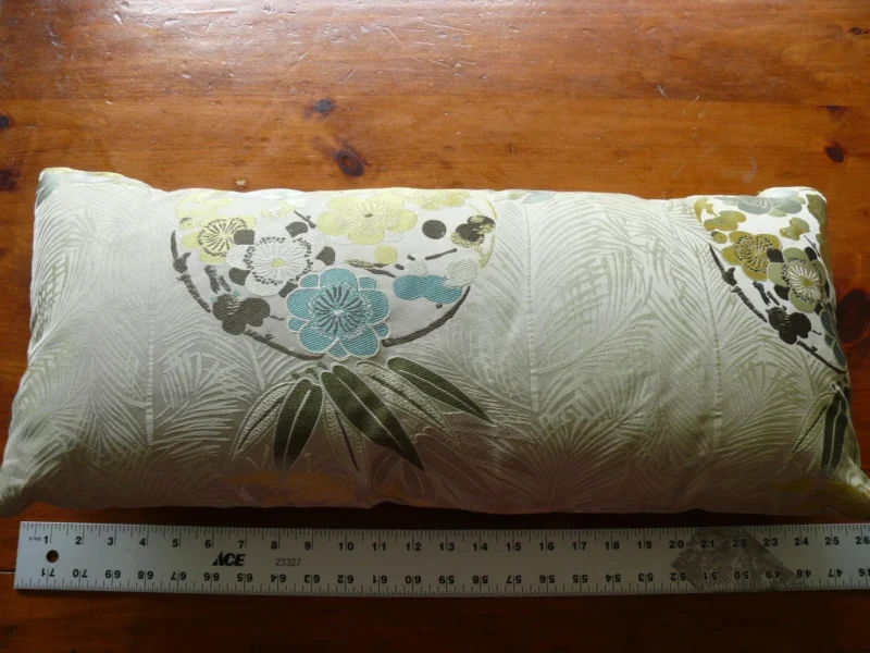 P1580013 PILLOW KRAVET IMPERIAL KIMONO 24X11" 100% SILK LAMPAS MSRP0/YD #1483