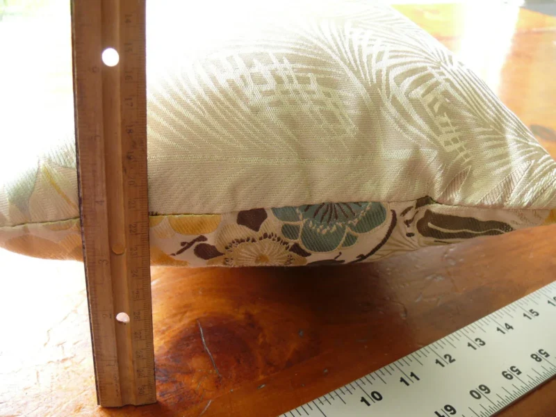 P1580015 PILLOW KRAVET IMPERIAL KIMONO 24X11" 100% SILK LAMPAS MSRP0/YD #1483