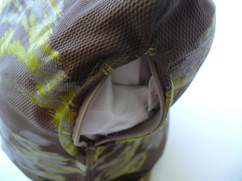 P1580571 OLD WORLD WEAVER VISBY 100%SILK LAMPAS BROWN & LIME GREEN PILLOW 18X18" #1506