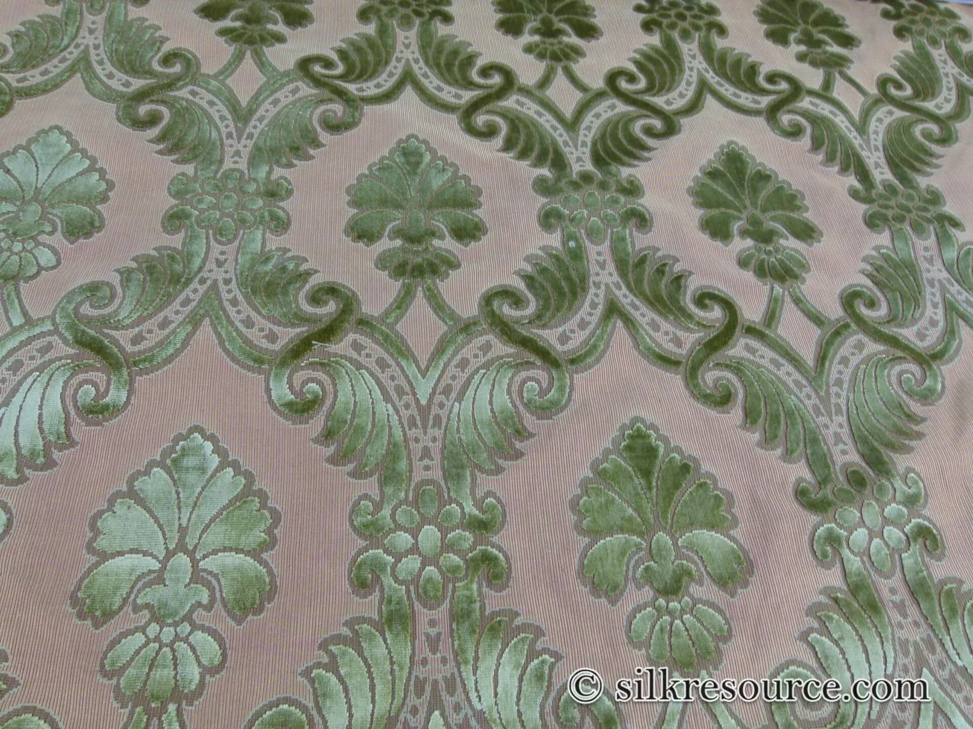 P1100165.jpg ** On hold 3y Coraggio Silk Heavy Brocade Artichoke Renaissance Crimson Red Gold B17-20
