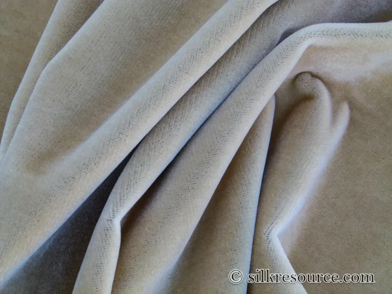 P1110226.jpg 0.8Y Scalamandre Folio Bisque Superb Silk Velvet With Cuddly Silk Pile Yet Durable! brown MSRP USD 566/y Minor defects