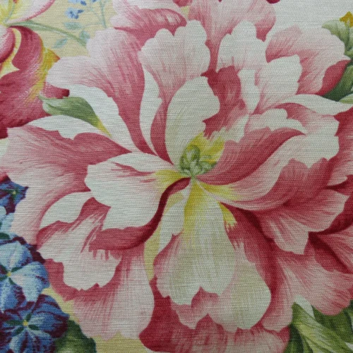 P1460432 Travers Carnavalet Silky Linen Print Large Bouquet Pink Yellow Blue