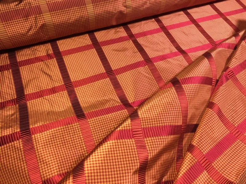 s-l1600 (24) By Yard Kravet 100% Silk Taffeta Plaid Ruby Red Square Dazzling! MSRP USD 200 #1572