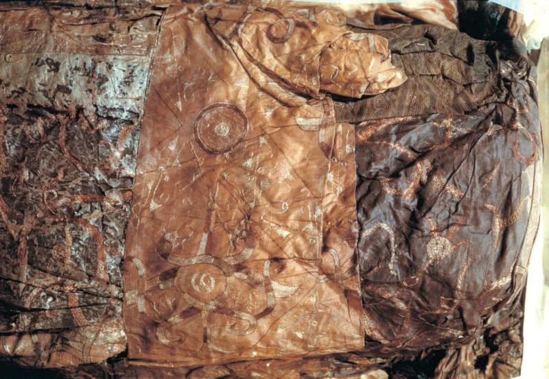 Embroidered silk gauze fragment with coiled-dragon and flying-phoenix pattern, from Chu tomb no. 1 at Mashan, Jingzhou, c.300 BC. Chinoisery Flower in Vase Bronze Age 100% Silk Damask Emerald Deep Green Radiance! Highest Quality MSRP USD 400+/Yard