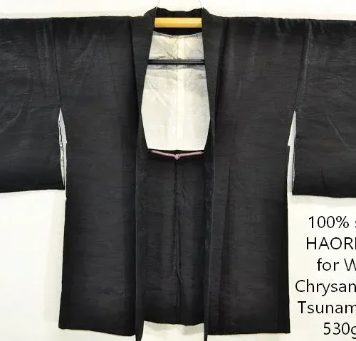 DSC_0671 X14e High Quality Japanese 100% Silk Haori Jacket Hand-Made Chrysanthemum Tsunami Black