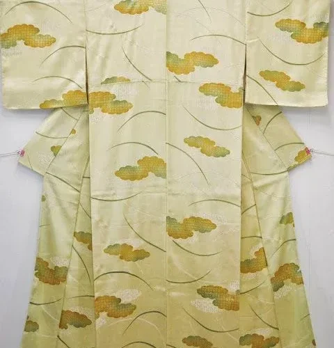 F25aDSC_0534 High Quality Hand Made 100% Silk Wedding Komon Cloud Fortune Hexagon