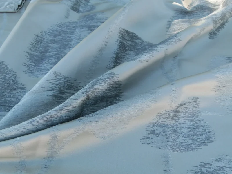 P1130734 Scalamandre Length 2.4y Isabella Moon Glow White Gray Foliage Silk Contemporary MSRP USD 428/y