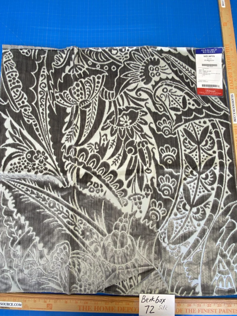 22 Be0rkbox72 Scalamandre Square Old World Weavers Silk Welwyn Pewter Cut Velvet MSRP USD 2332/y