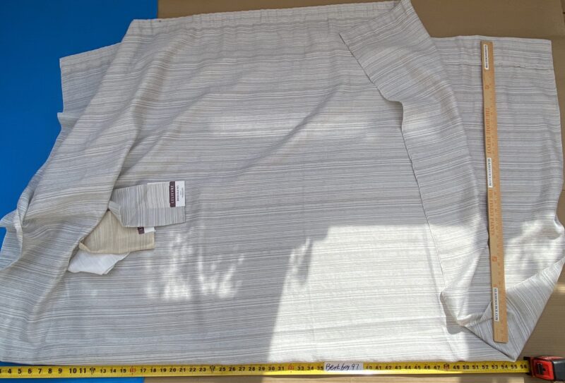 10 Berkbox97 Length Plains Texture by Houles Paris Idya Gray Stripe Texture MSRP USD 200+/y