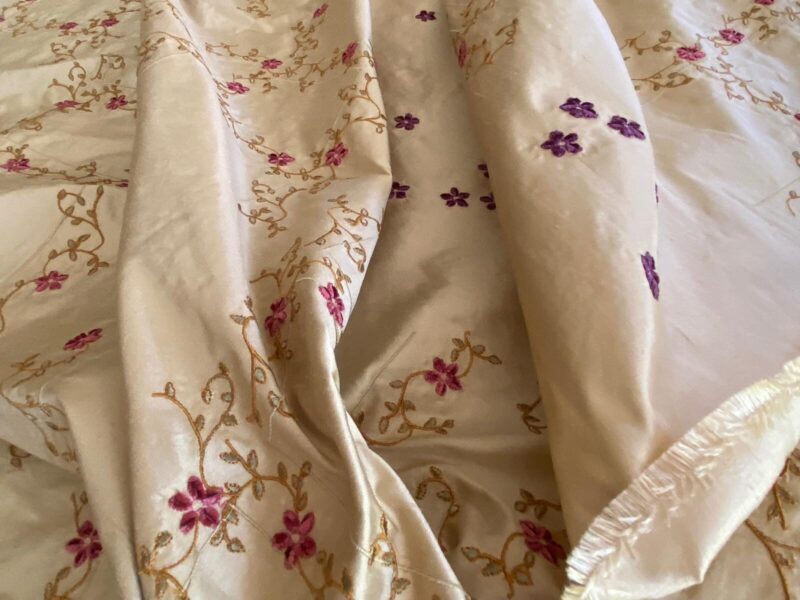 WhatsApp Image 2024-06-06 at 08.07.16_c36d7dfe Scalamandre Old World Weavers Amaresh Embroidery Silk Gold Clematis