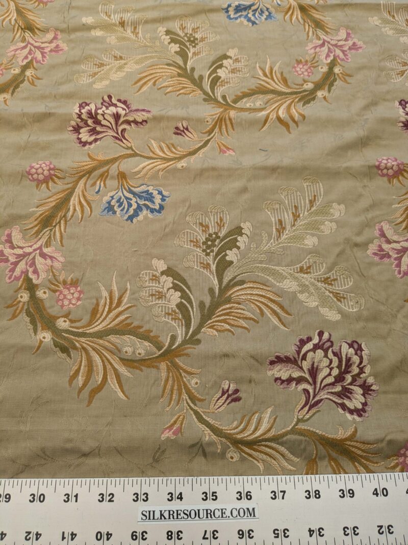 PXL_20240918_205946970 1.5y Old World Weaver VIVIANA French Lace Carnation Lampas Brown MSRP USD328/Y