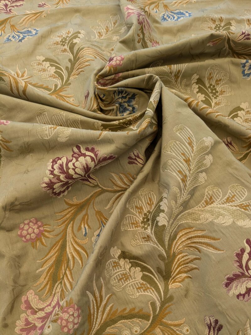 PXL_20240918_210120721 1.5y Old World Weaver VIVIANA French Lace Carnation Lampas Brown MSRP USD328/Y