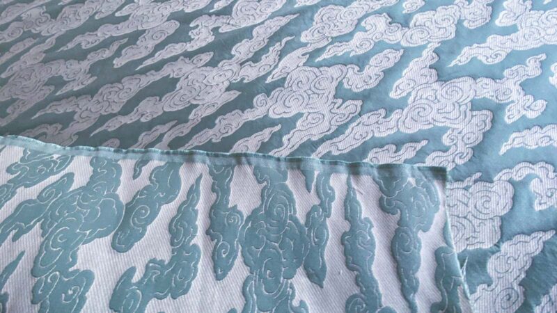 WhatsApp Image 2024-09-25 at 06.52.31_1fc64a4a Lee Jofa G P&J Baker Clouds Aqua Blue White Chinoiserie Reversible Damask Cotton MSRP USD 148/y